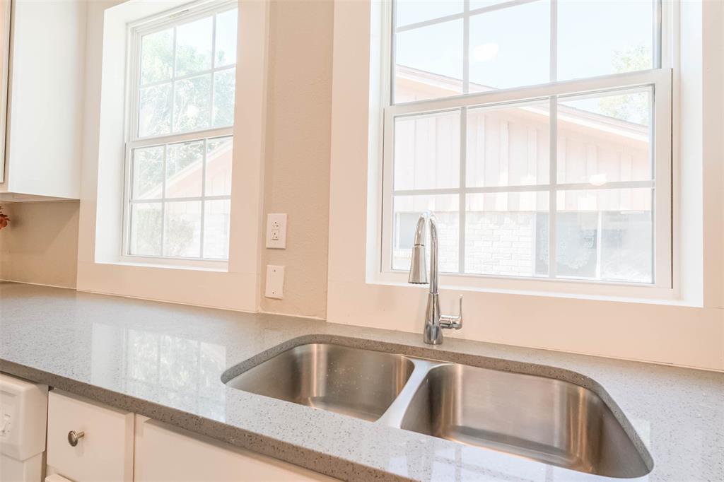3876 1 Rosedale Street, Houston, Texas 77004, 3 Bedrooms Bedrooms, 7 Rooms Rooms,2 BathroomsBathrooms,Single-family,For Sale,Rosedale,52020291
