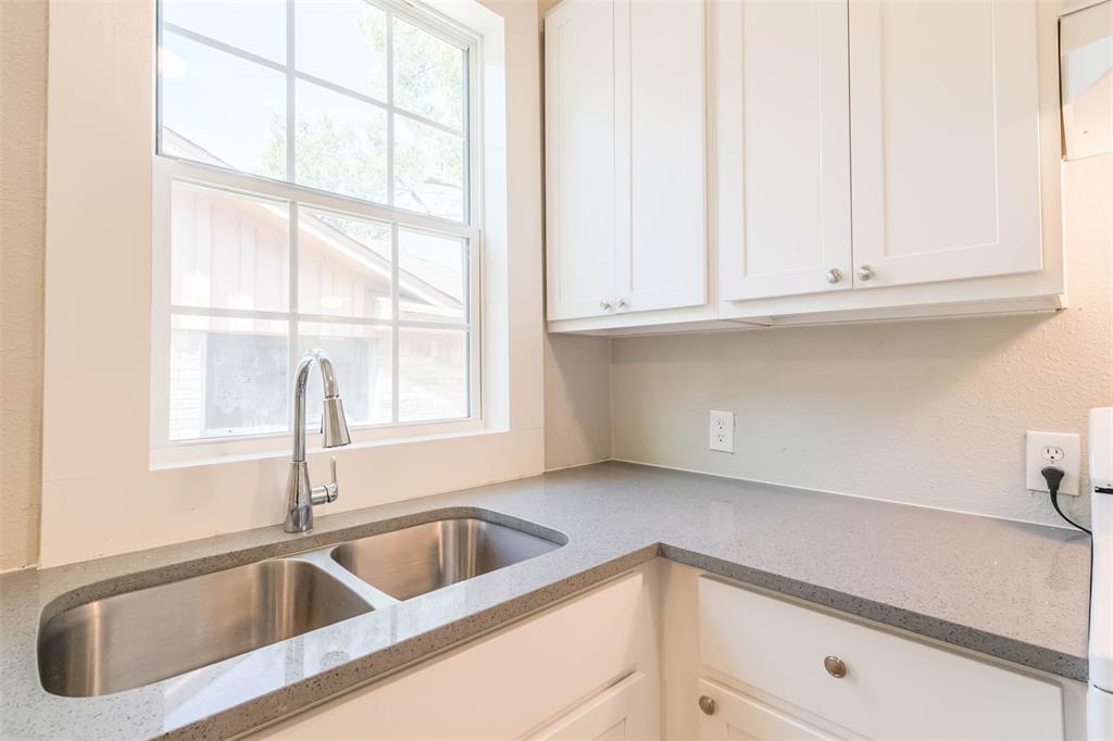 3876 1 Rosedale Street, Houston, Texas 77004, 3 Bedrooms Bedrooms, 7 Rooms Rooms,2 BathroomsBathrooms,Single-family,For Sale,Rosedale,52020291