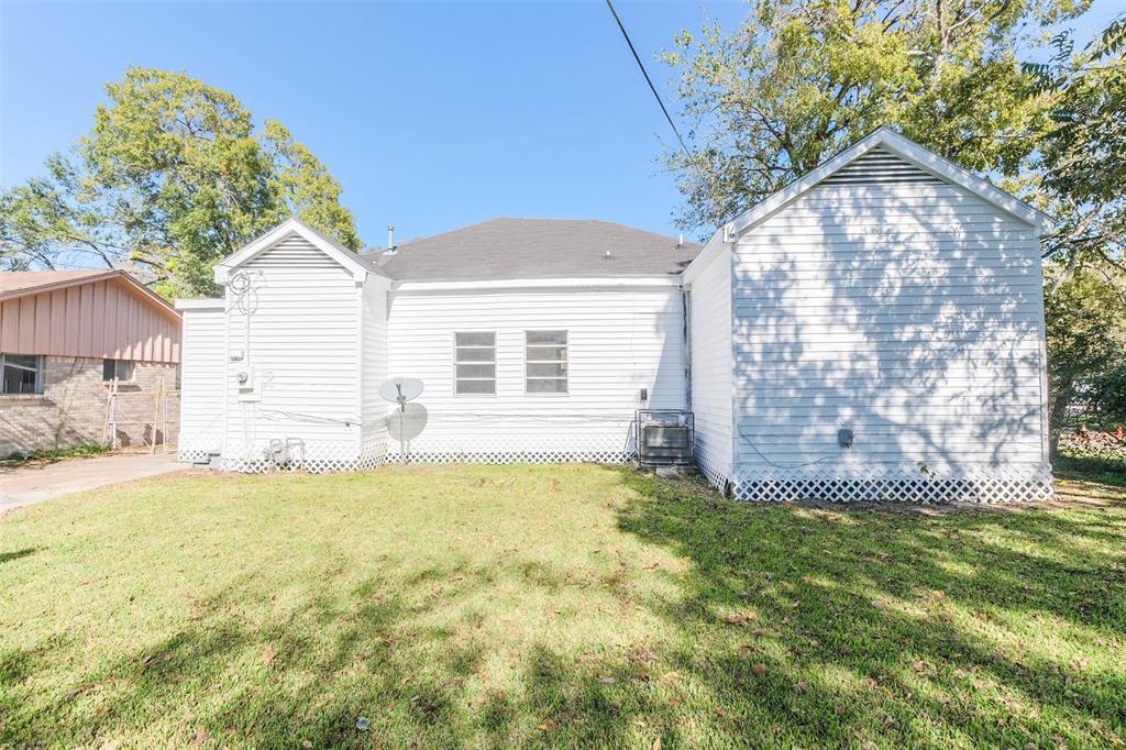 3876 1 Rosedale Street, Houston, Texas 77004, 3 Bedrooms Bedrooms, 7 Rooms Rooms,2 BathroomsBathrooms,Single-family,For Sale,Rosedale,52020291