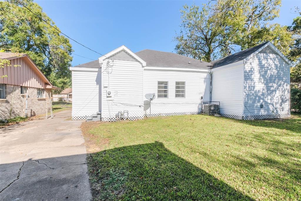 3876 1 Rosedale Street, Houston, Texas 77004, 3 Bedrooms Bedrooms, 7 Rooms Rooms,2 BathroomsBathrooms,Single-family,For Sale,Rosedale,52020291