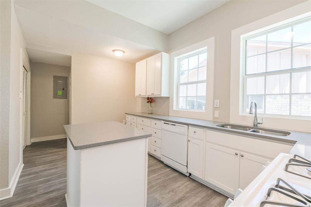 3876 1 Rosedale Street, Houston, Texas 77004, 3 Bedrooms Bedrooms, 7 Rooms Rooms,2 BathroomsBathrooms,Single-family,For Sale,Rosedale,52020291