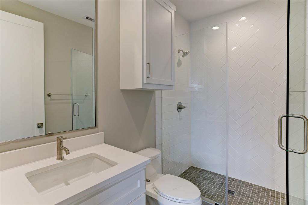 306 3 Asbury Street, Houston, Texas 77007, 3 Bedrooms Bedrooms, 10 Rooms Rooms,3 BathroomsBathrooms,Single-family,For Sale,Asbury,65574597
