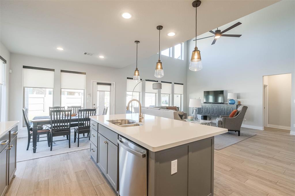 4303 2 Tupelo Leaf Court, Manvel, Texas 77578, 4 Bedrooms Bedrooms, 15 Rooms Rooms,3 BathroomsBathrooms,Single-family,For Sale,Tupelo Leaf,52095017