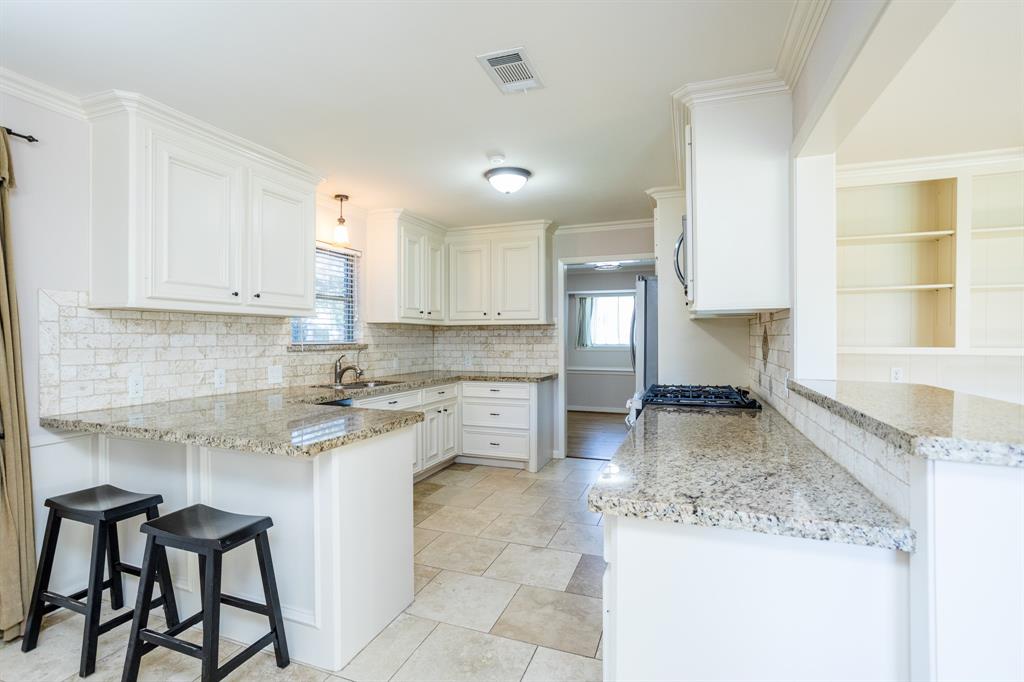 5243 1 Wigton Drive, Houston, Texas 77096, 3 Bedrooms Bedrooms, 9 Rooms Rooms,2 BathroomsBathrooms,Single-family,For Sale,Wigton,58815965