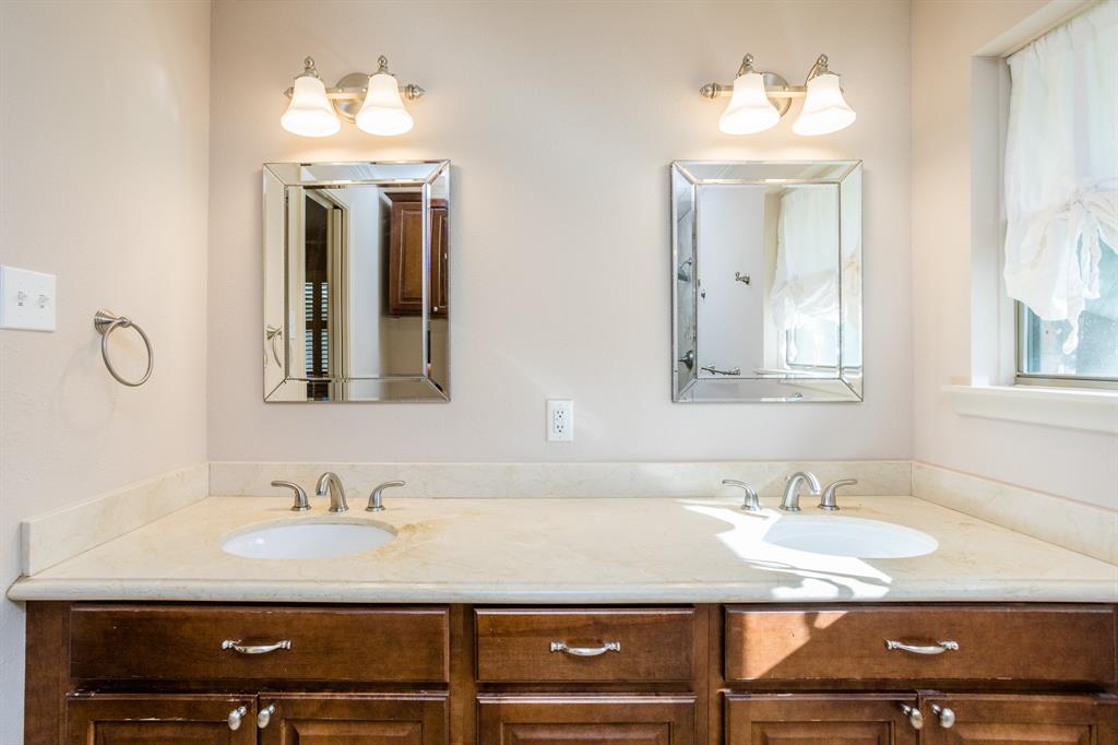 5243 1 Wigton Drive, Houston, Texas 77096, 3 Bedrooms Bedrooms, 9 Rooms Rooms,2 BathroomsBathrooms,Single-family,For Sale,Wigton,58815965