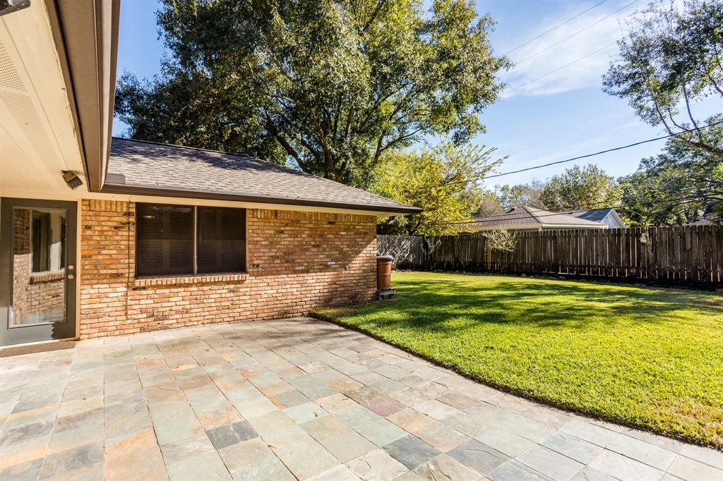 5243 1 Wigton Drive, Houston, Texas 77096, 3 Bedrooms Bedrooms, 9 Rooms Rooms,2 BathroomsBathrooms,Single-family,For Sale,Wigton,58815965