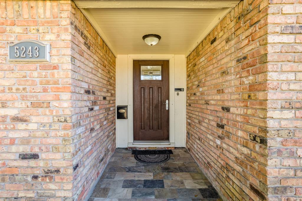 5243 1 Wigton Drive, Houston, Texas 77096, 3 Bedrooms Bedrooms, 9 Rooms Rooms,2 BathroomsBathrooms,Single-family,For Sale,Wigton,58815965