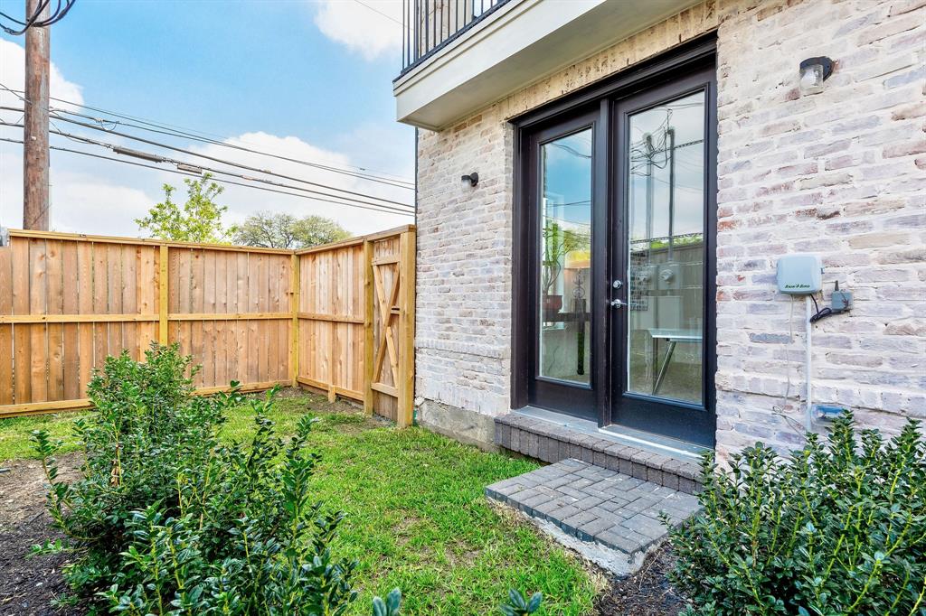 4011 3 University Grove Street, Houston, Texas 77023, 3 Bedrooms Bedrooms, 6 Rooms Rooms,3 BathroomsBathrooms,Single-family,For Sale,University Grove,88265518