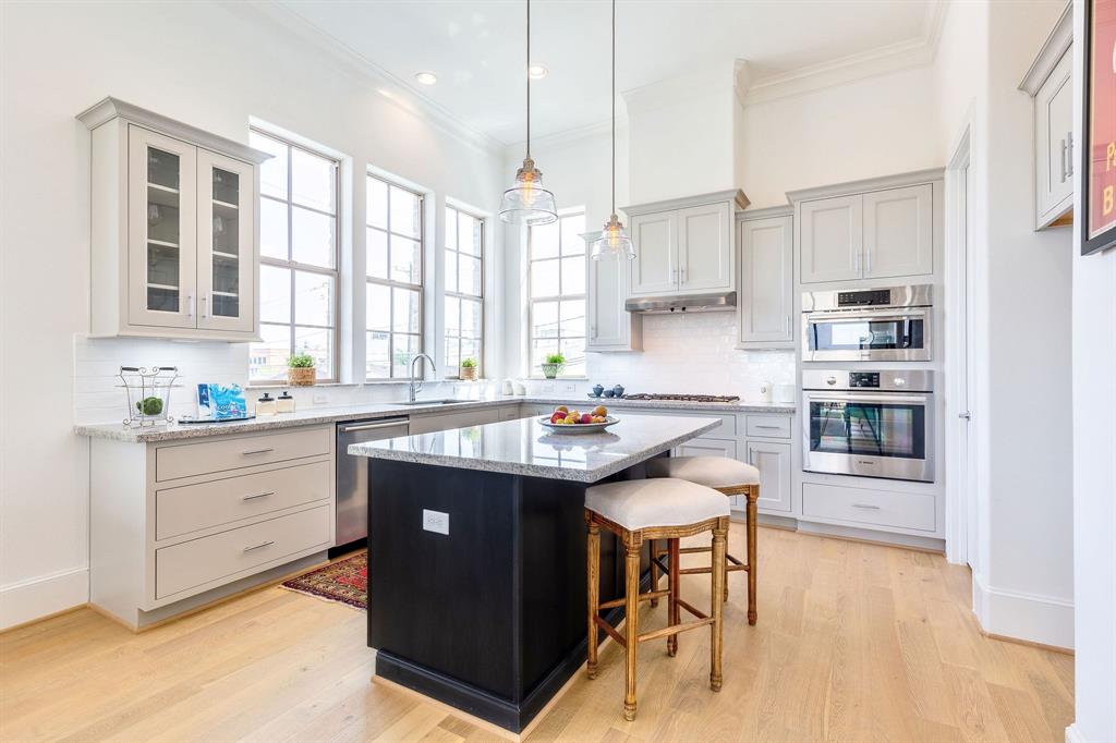 4011 3 University Grove Street, Houston, Texas 77023, 3 Bedrooms Bedrooms, 6 Rooms Rooms,3 BathroomsBathrooms,Single-family,For Sale,University Grove,88265518