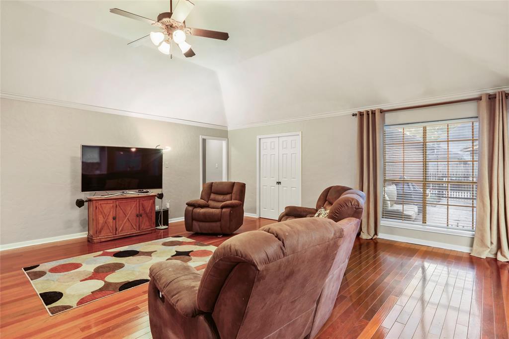3307 1 Woodland View Drive, Kingwood, Texas 77345, 4 Bedrooms Bedrooms, 8 Rooms Rooms,2 BathroomsBathrooms,Single-family,For Sale,Woodland View,83393157