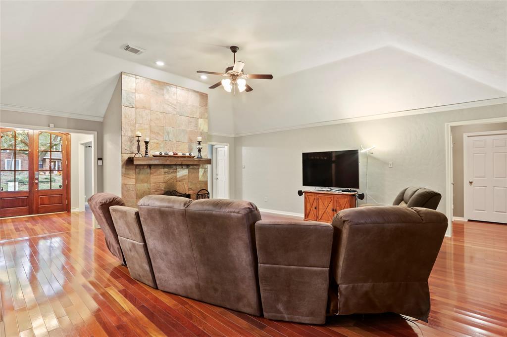 3307 1 Woodland View Drive, Kingwood, Texas 77345, 4 Bedrooms Bedrooms, 8 Rooms Rooms,2 BathroomsBathrooms,Single-family,For Sale,Woodland View,83393157
