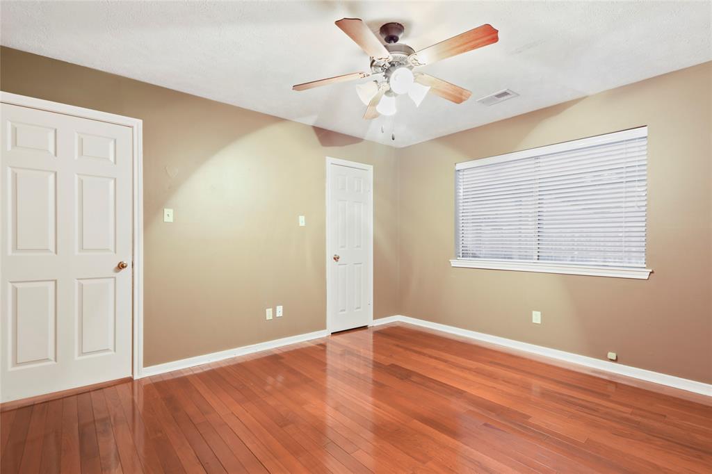 3307 1 Woodland View Drive, Kingwood, Texas 77345, 4 Bedrooms Bedrooms, 8 Rooms Rooms,2 BathroomsBathrooms,Single-family,For Sale,Woodland View,83393157
