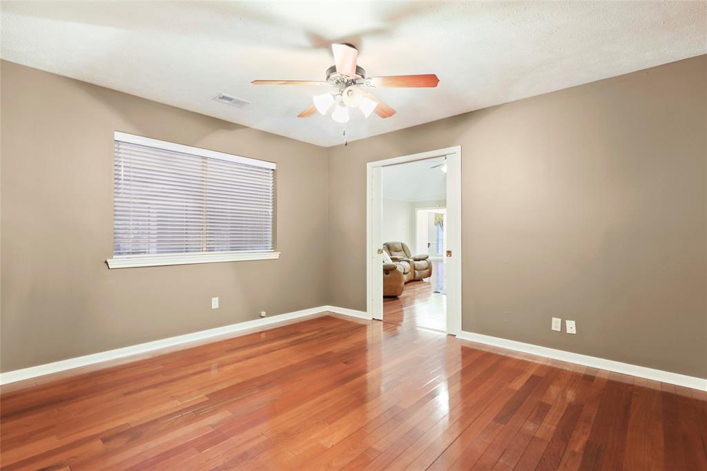 3307 1 Woodland View Drive, Kingwood, Texas 77345, 4 Bedrooms Bedrooms, 8 Rooms Rooms,2 BathroomsBathrooms,Single-family,For Sale,Woodland View,83393157