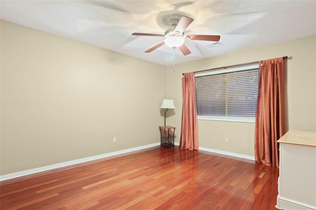 3307 1 Woodland View Drive, Kingwood, Texas 77345, 4 Bedrooms Bedrooms, 8 Rooms Rooms,2 BathroomsBathrooms,Single-family,For Sale,Woodland View,83393157