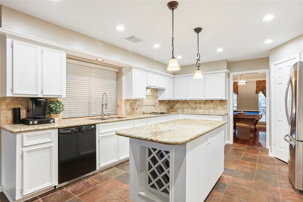 3307 1 Woodland View Drive, Kingwood, Texas 77345, 4 Bedrooms Bedrooms, 8 Rooms Rooms,2 BathroomsBathrooms,Single-family,For Sale,Woodland View,83393157