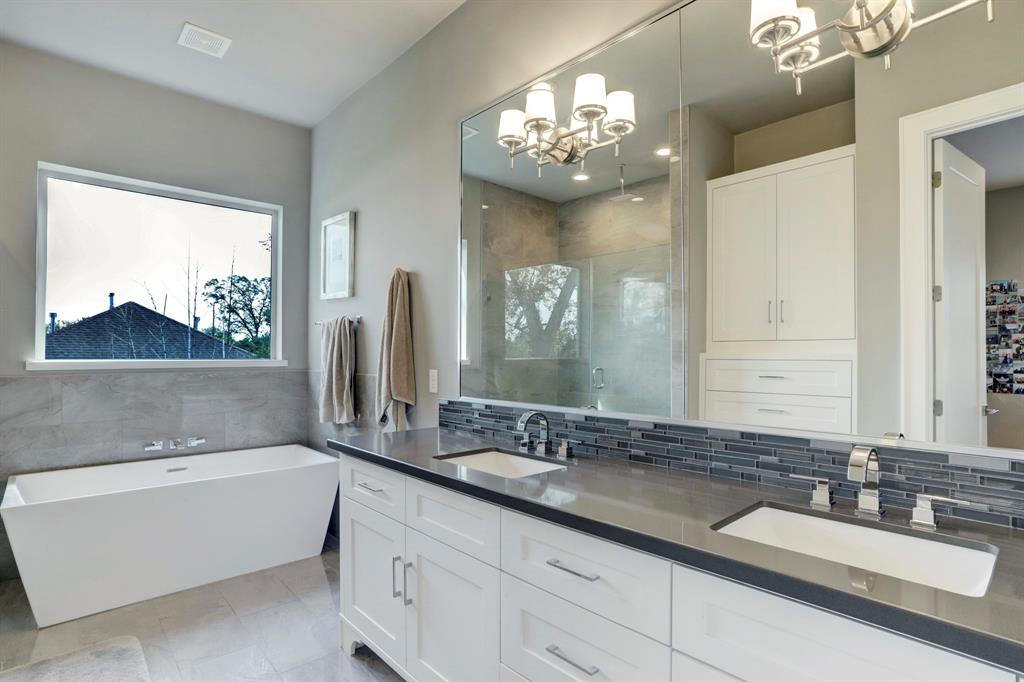 2123 3 Woodhead Street, Houston, Texas 77019, 4 Bedrooms Bedrooms, 9 Rooms Rooms,3 BathroomsBathrooms,Single-family,For Sale,Woodhead,62015103