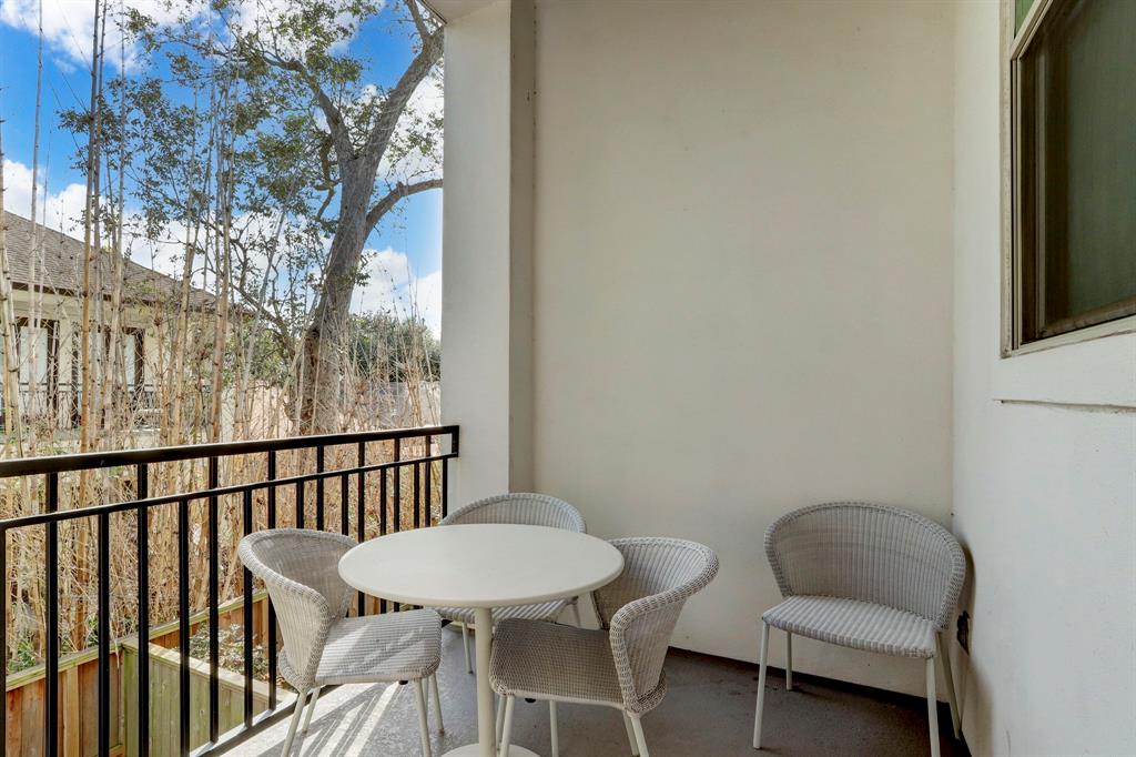 2123 3 Woodhead Street, Houston, Texas 77019, 4 Bedrooms Bedrooms, 9 Rooms Rooms,3 BathroomsBathrooms,Single-family,For Sale,Woodhead,62015103