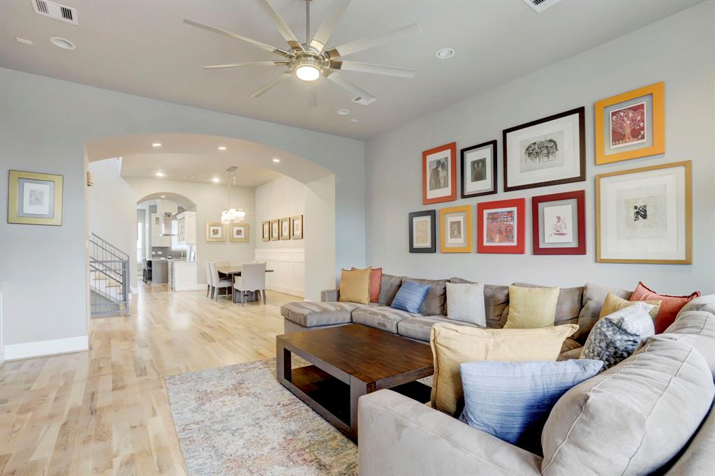 2123 3 Woodhead Street, Houston, Texas 77019, 4 Bedrooms Bedrooms, 9 Rooms Rooms,3 BathroomsBathrooms,Single-family,For Sale,Woodhead,62015103