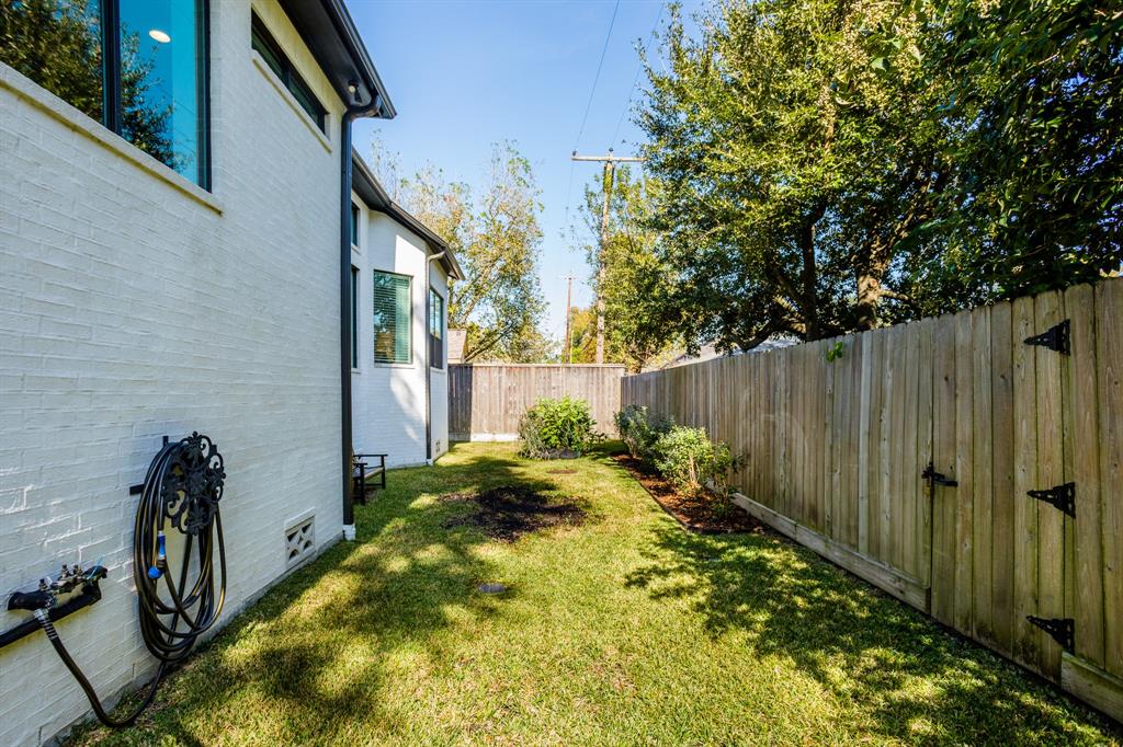 8703 2 Linkmeadow Lane, Houston, Texas 77025, 4 Bedrooms Bedrooms, 16 Rooms Rooms,4 BathroomsBathrooms,Single-family,For Sale,Linkmeadow,58561793