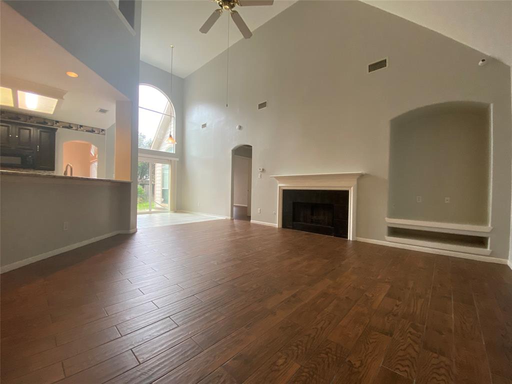 16627 2 Cobbler Crossing Drive, Sugar Land, Texas 77498, 3 Bedrooms Bedrooms, 4 Rooms Rooms,2 BathroomsBathrooms,Single-family,For Sale,Cobbler Crossing,26204714