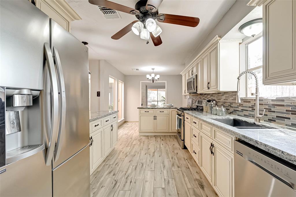 1075 1 Red Rock Canyon Drive, Katy, Texas 77450, 4 Bedrooms Bedrooms, 8 Rooms Rooms,2 BathroomsBathrooms,Single-family,For Sale,Red Rock Canyon,89451025
