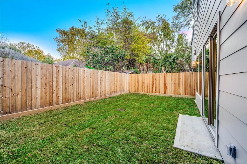 912 2 DREW Street, Houston, Texas 77006, 3 Bedrooms Bedrooms, 11 Rooms Rooms,2 BathroomsBathrooms,Single-family,For Sale,DREW,2381852