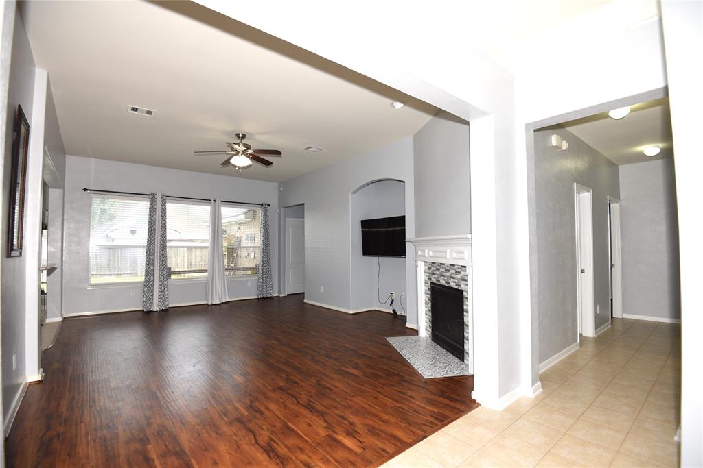 4622 1 Autumn Pine Lane, Houston, Texas 77084, 4 Bedrooms Bedrooms, 11 Rooms Rooms,2 BathroomsBathrooms,Single-family,For Sale,Autumn Pine,89930534