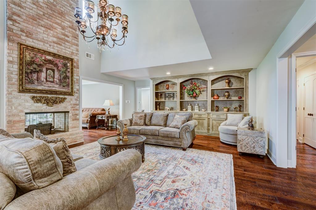 211 2 Briarpark Drive, Houston, Texas 77042, 4 Bedrooms Bedrooms, 9 Rooms Rooms,3 BathroomsBathrooms,Single-family,For Sale,Briarpark,83463404