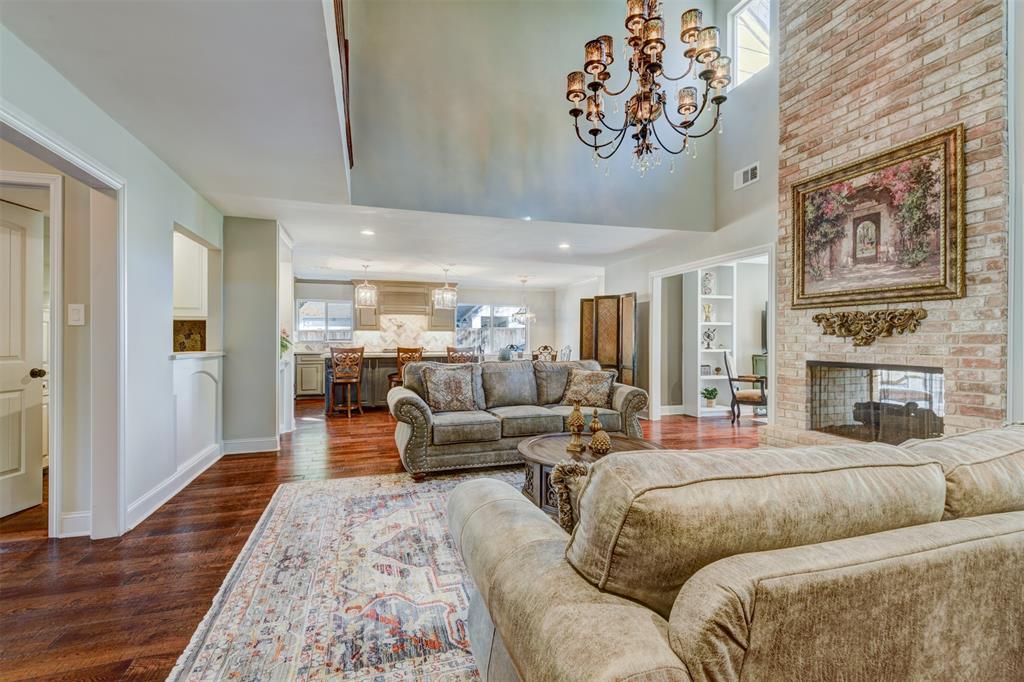 211 2 Briarpark Drive, Houston, Texas 77042, 4 Bedrooms Bedrooms, 9 Rooms Rooms,3 BathroomsBathrooms,Single-family,For Sale,Briarpark,83463404