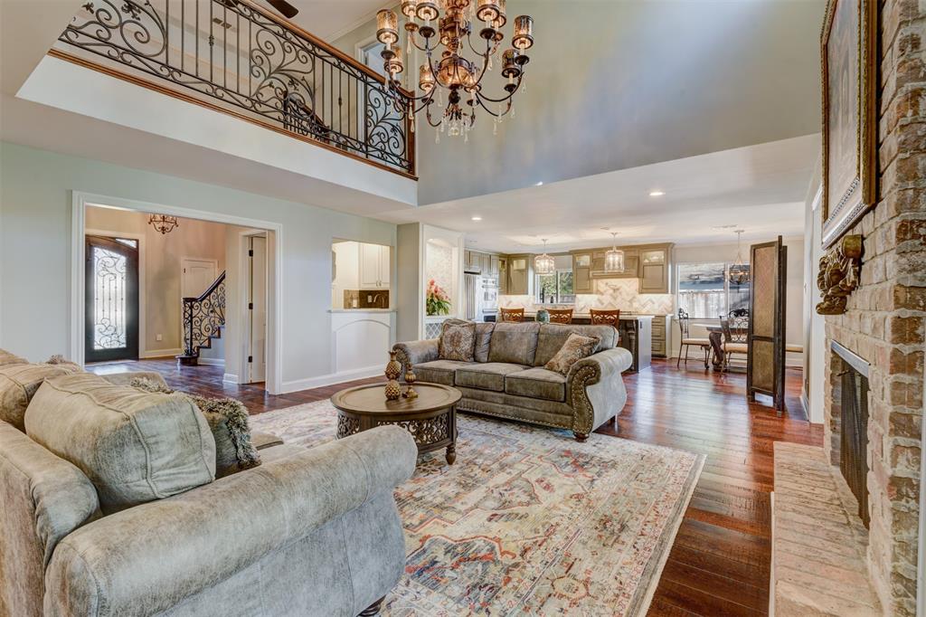 211 2 Briarpark Drive, Houston, Texas 77042, 4 Bedrooms Bedrooms, 9 Rooms Rooms,3 BathroomsBathrooms,Single-family,For Sale,Briarpark,83463404