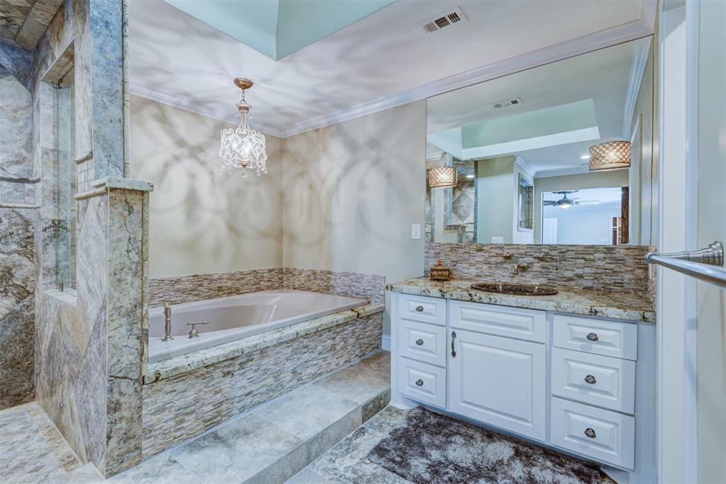 211 2 Briarpark Drive, Houston, Texas 77042, 4 Bedrooms Bedrooms, 9 Rooms Rooms,3 BathroomsBathrooms,Single-family,For Sale,Briarpark,83463404