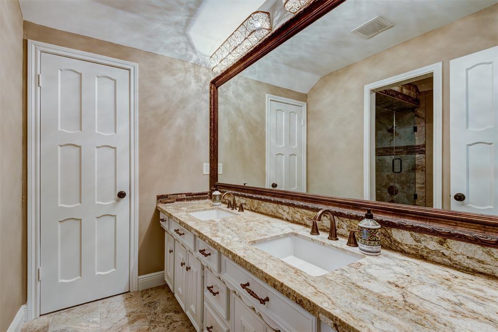 211 2 Briarpark Drive, Houston, Texas 77042, 4 Bedrooms Bedrooms, 9 Rooms Rooms,3 BathroomsBathrooms,Single-family,For Sale,Briarpark,83463404