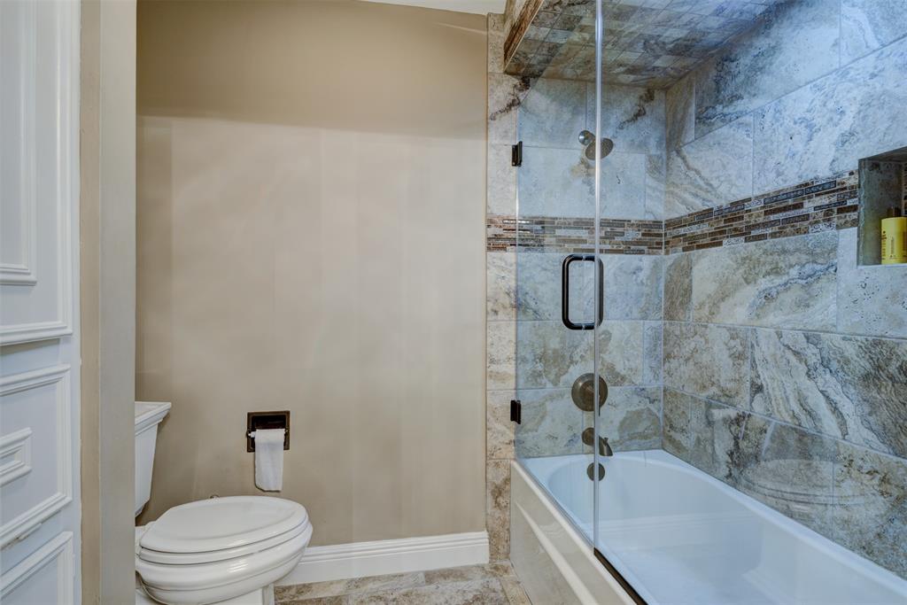 211 2 Briarpark Drive, Houston, Texas 77042, 4 Bedrooms Bedrooms, 9 Rooms Rooms,3 BathroomsBathrooms,Single-family,For Sale,Briarpark,83463404