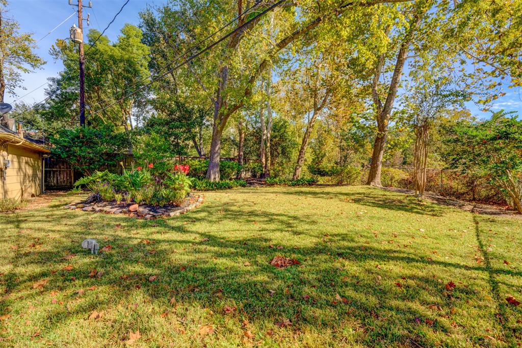 211 2 Briarpark Drive, Houston, Texas 77042, 4 Bedrooms Bedrooms, 9 Rooms Rooms,3 BathroomsBathrooms,Single-family,For Sale,Briarpark,83463404