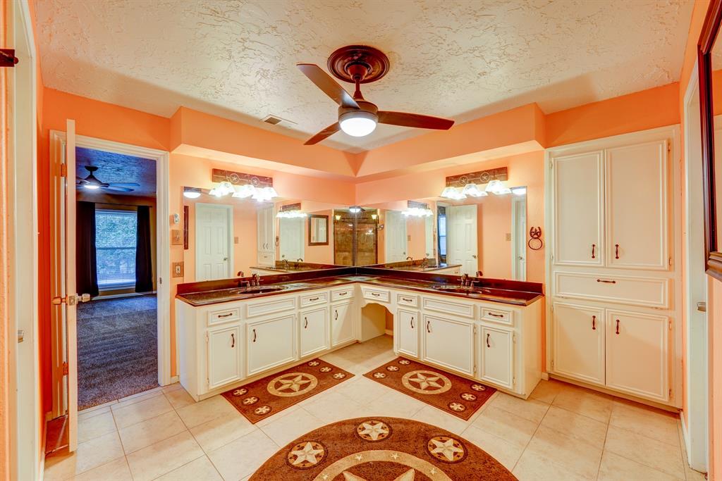 419 2 Kelly Road, Magnolia, Texas 77354, 5 Bedrooms Bedrooms, 9 Rooms Rooms,3 BathroomsBathrooms,Single-family,For Sale,Kelly,67590199