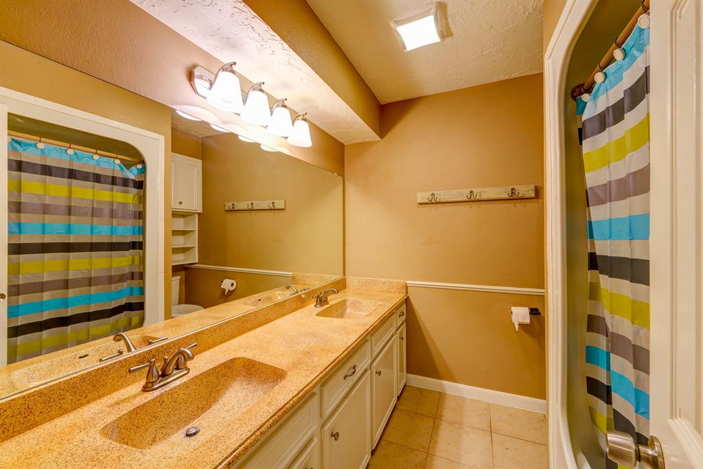 419 2 Kelly Road, Magnolia, Texas 77354, 5 Bedrooms Bedrooms, 9 Rooms Rooms,3 BathroomsBathrooms,Single-family,For Sale,Kelly,67590199