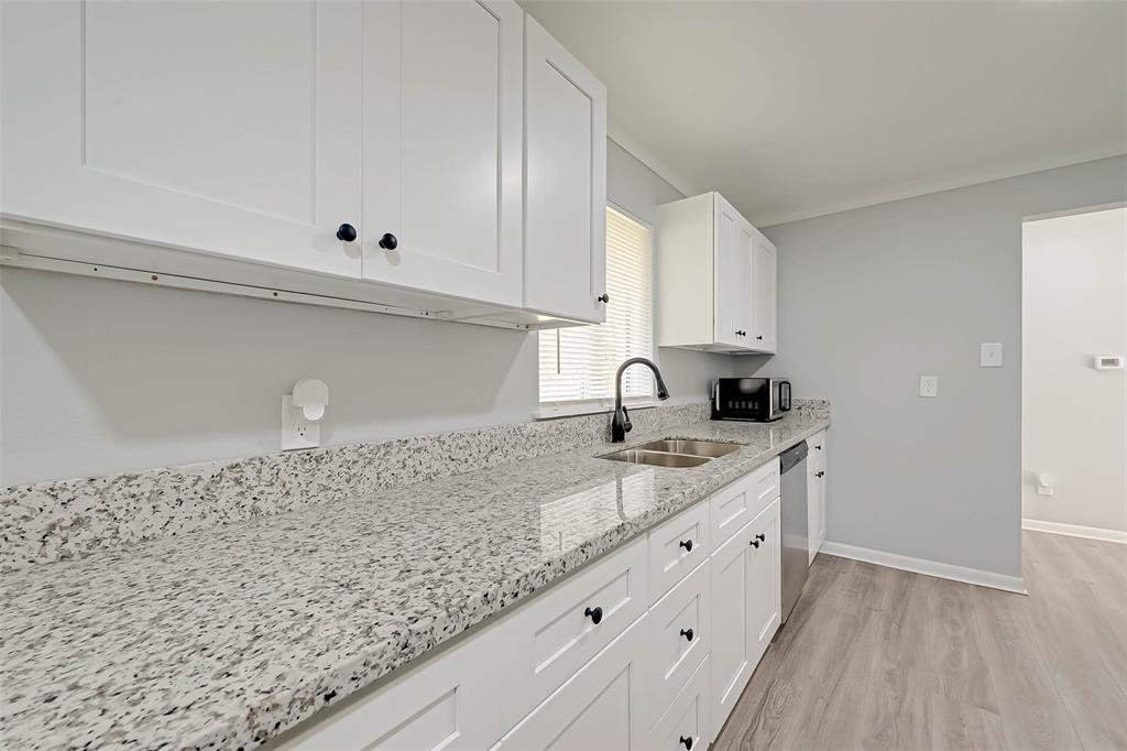 7580 1 Haywood Drive, Houston, Texas 77061, 3 Bedrooms Bedrooms, 9 Rooms Rooms,2 BathroomsBathrooms,Single-family,For Sale,Haywood,65871208
