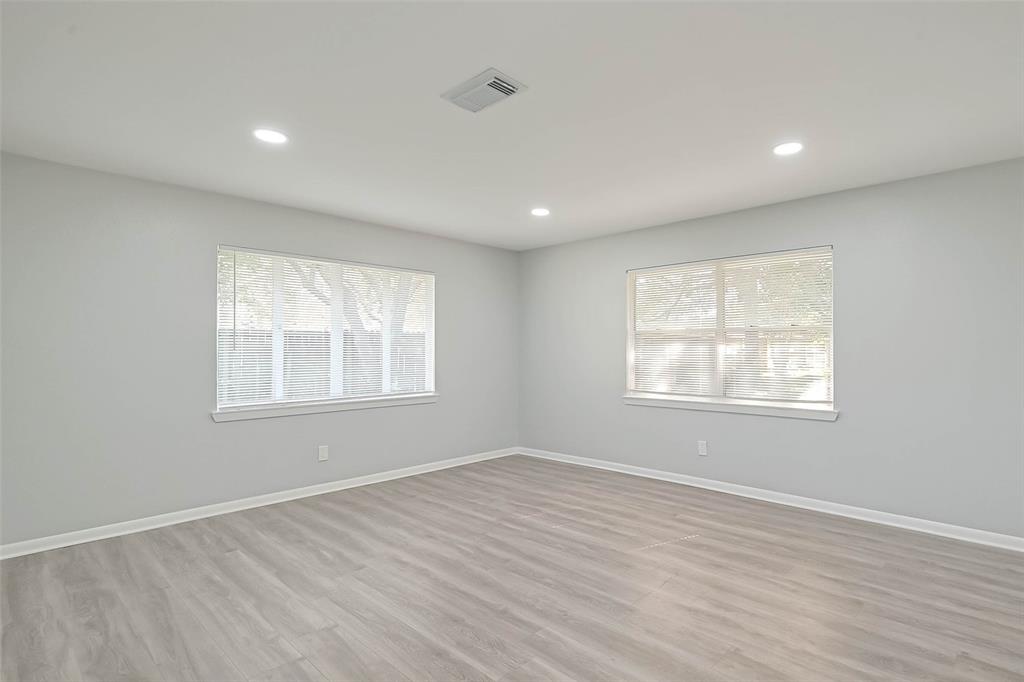 7580 1 Haywood Drive, Houston, Texas 77061, 3 Bedrooms Bedrooms, 9 Rooms Rooms,2 BathroomsBathrooms,Single-family,For Sale,Haywood,65871208