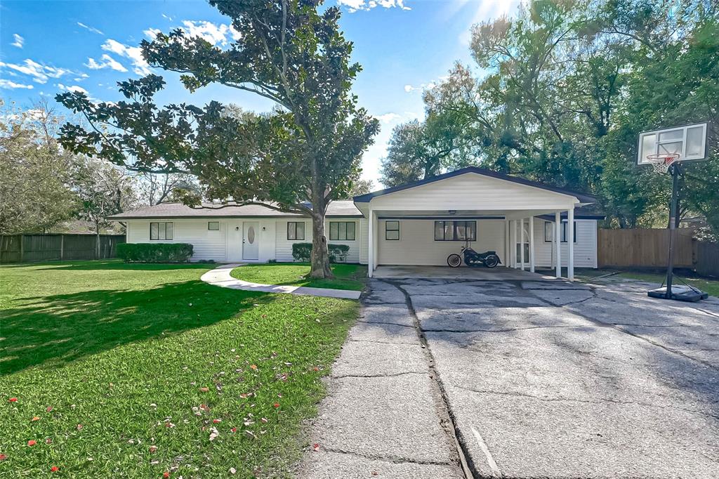 7580 1 Haywood Drive, Houston, Texas 77061, 3 Bedrooms Bedrooms, 9 Rooms Rooms,2 BathroomsBathrooms,Single-family,For Sale,Haywood,65871208