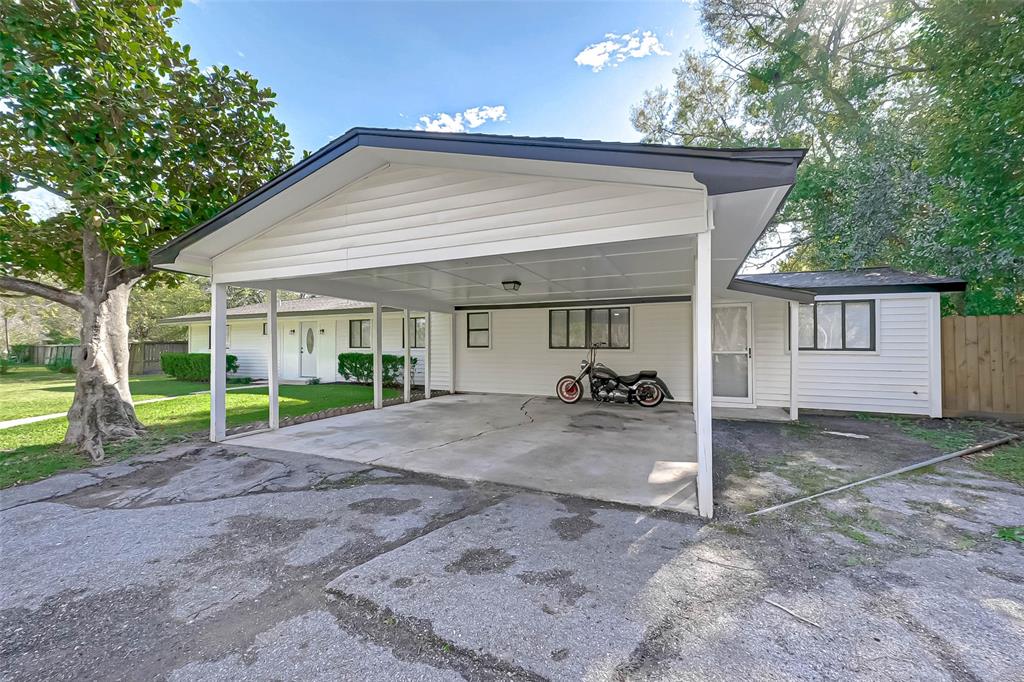 7580 1 Haywood Drive, Houston, Texas 77061, 3 Bedrooms Bedrooms, 9 Rooms Rooms,2 BathroomsBathrooms,Single-family,For Sale,Haywood,65871208