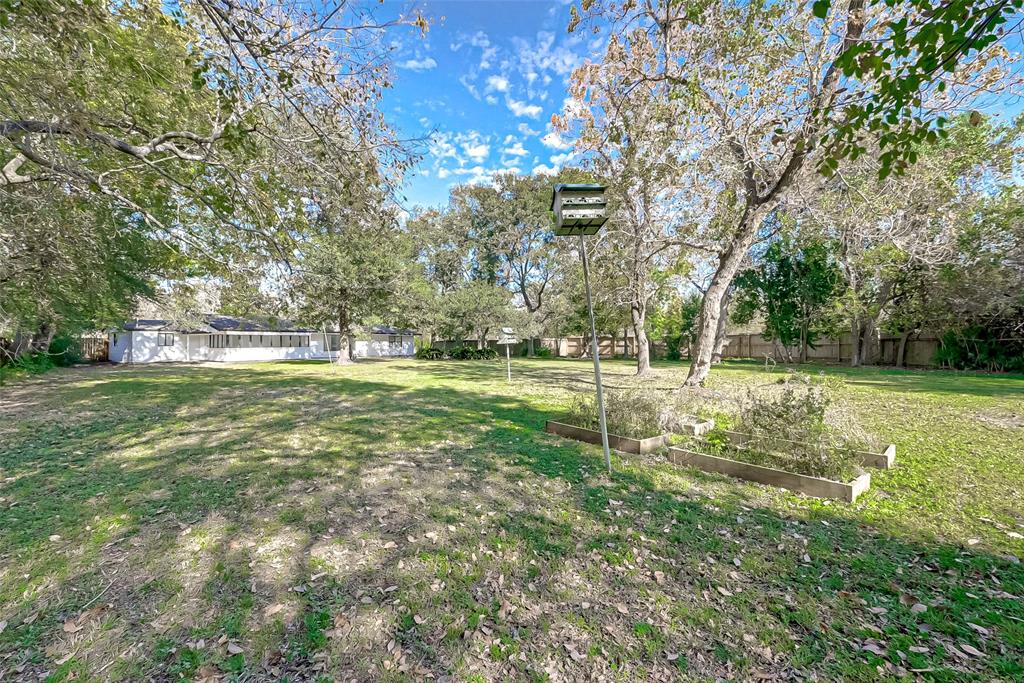 7580 1 Haywood Drive, Houston, Texas 77061, 3 Bedrooms Bedrooms, 9 Rooms Rooms,2 BathroomsBathrooms,Single-family,For Sale,Haywood,65871208