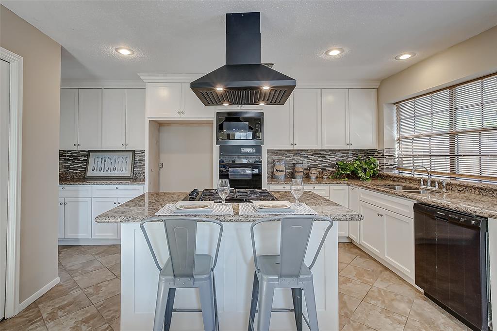 9211 2 Havencrest Drive, Houston, Texas 77083, 4 Bedrooms Bedrooms, 10 Rooms Rooms,2 BathroomsBathrooms,Single-family,For Sale,Havencrest,74057755