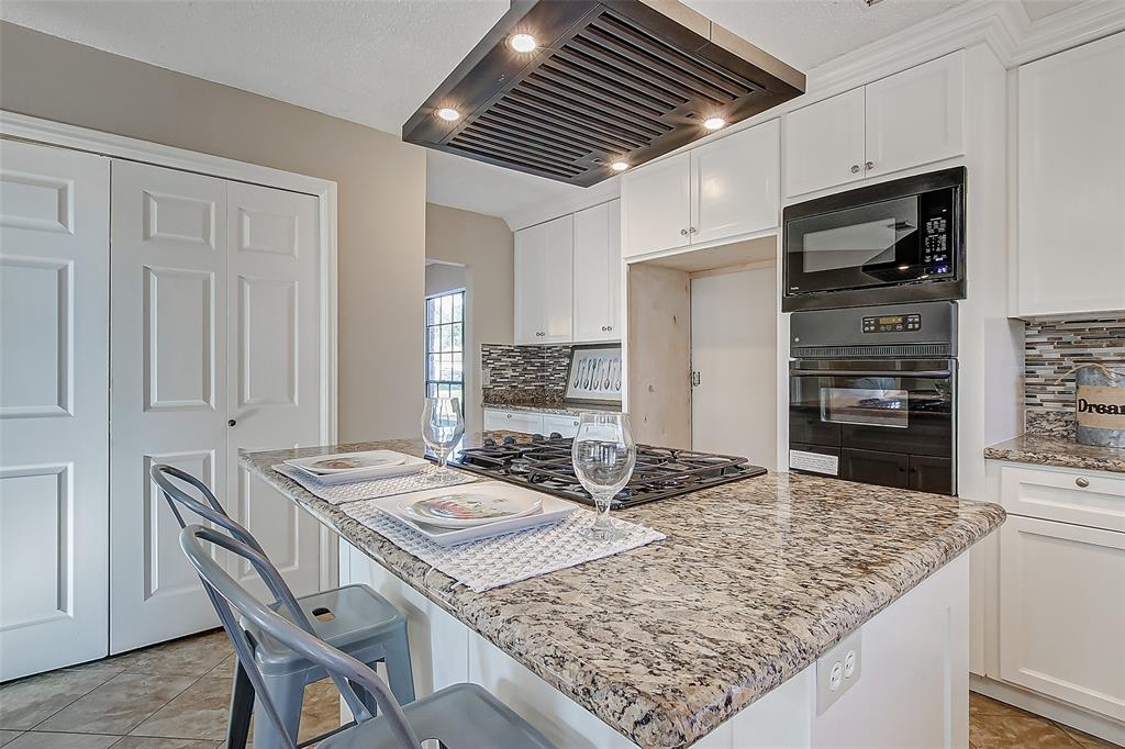 9211 2 Havencrest Drive, Houston, Texas 77083, 4 Bedrooms Bedrooms, 10 Rooms Rooms,2 BathroomsBathrooms,Single-family,For Sale,Havencrest,74057755