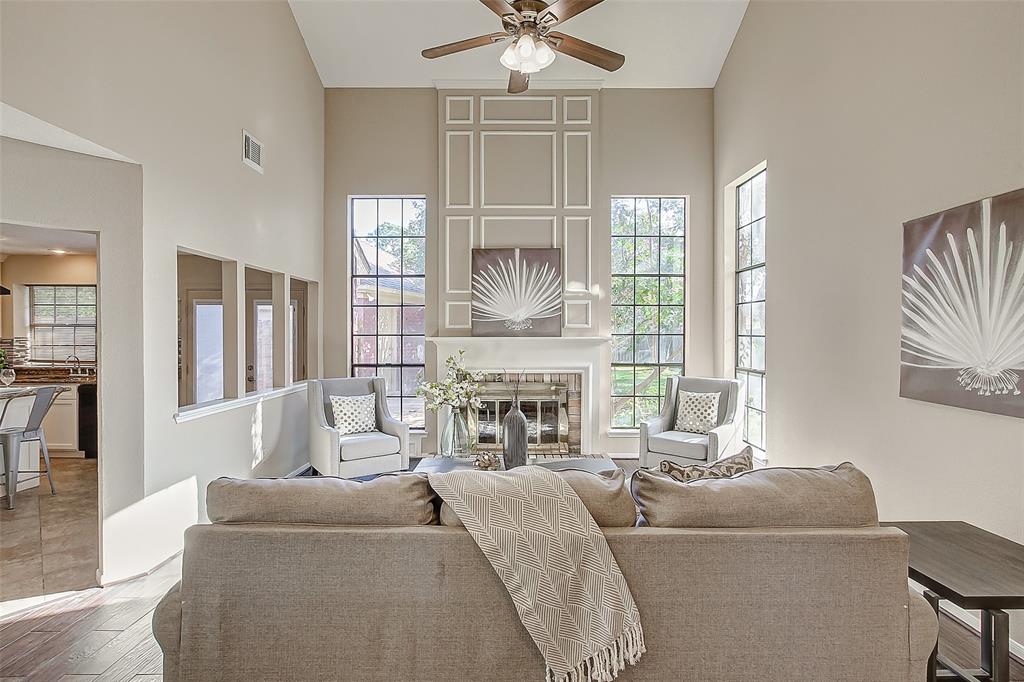 9211 2 Havencrest Drive, Houston, Texas 77083, 4 Bedrooms Bedrooms, 10 Rooms Rooms,2 BathroomsBathrooms,Single-family,For Sale,Havencrest,74057755