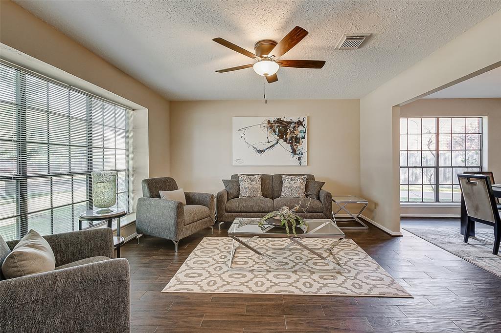 9211 2 Havencrest Drive, Houston, Texas 77083, 4 Bedrooms Bedrooms, 10 Rooms Rooms,2 BathroomsBathrooms,Single-family,For Sale,Havencrest,74057755