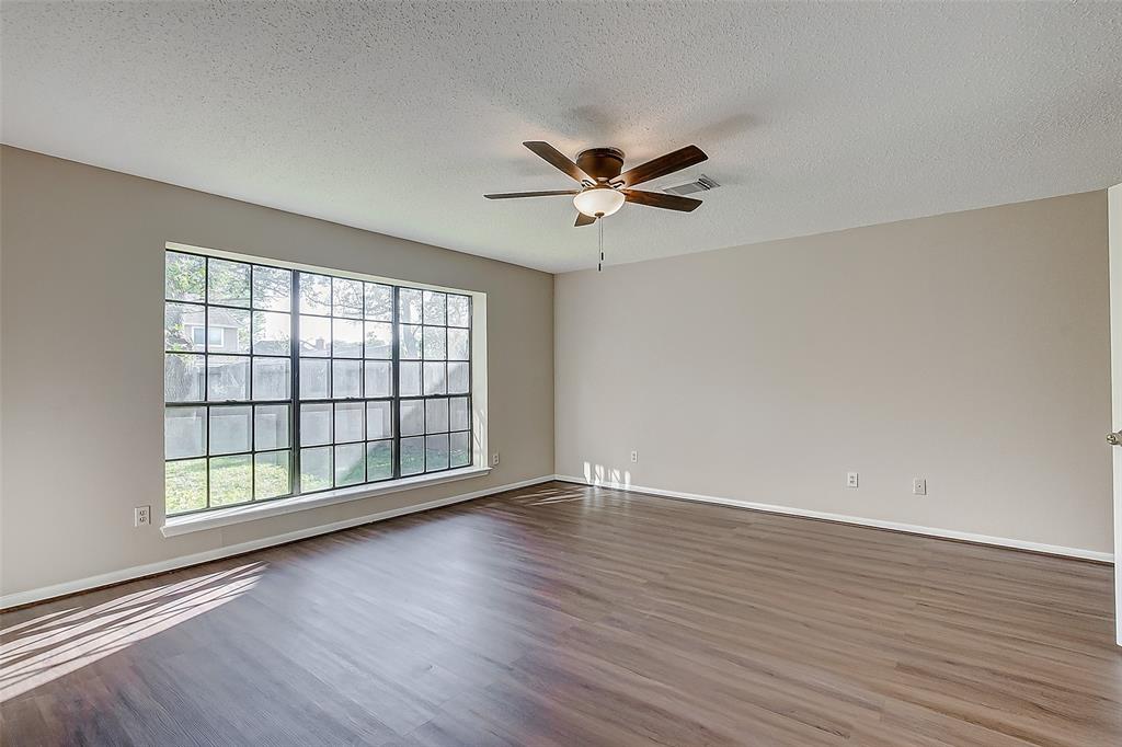 9211 2 Havencrest Drive, Houston, Texas 77083, 4 Bedrooms Bedrooms, 10 Rooms Rooms,2 BathroomsBathrooms,Single-family,For Sale,Havencrest,74057755