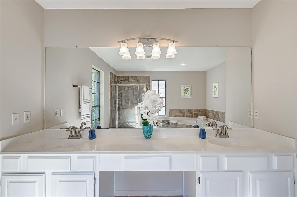 9211 2 Havencrest Drive, Houston, Texas 77083, 4 Bedrooms Bedrooms, 10 Rooms Rooms,2 BathroomsBathrooms,Single-family,For Sale,Havencrest,74057755
