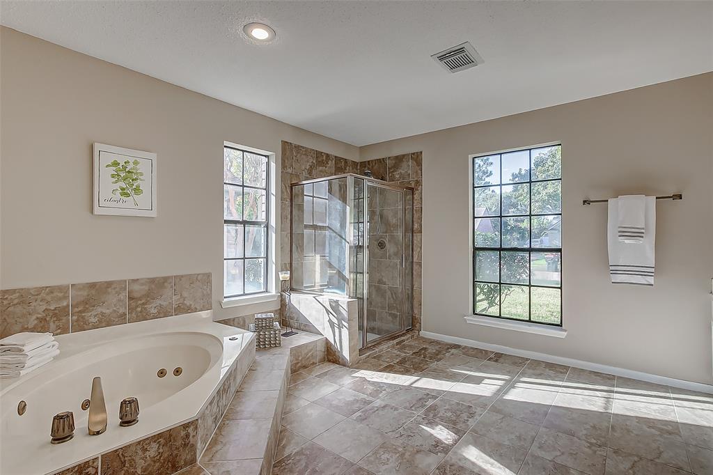 9211 2 Havencrest Drive, Houston, Texas 77083, 4 Bedrooms Bedrooms, 10 Rooms Rooms,2 BathroomsBathrooms,Single-family,For Sale,Havencrest,74057755