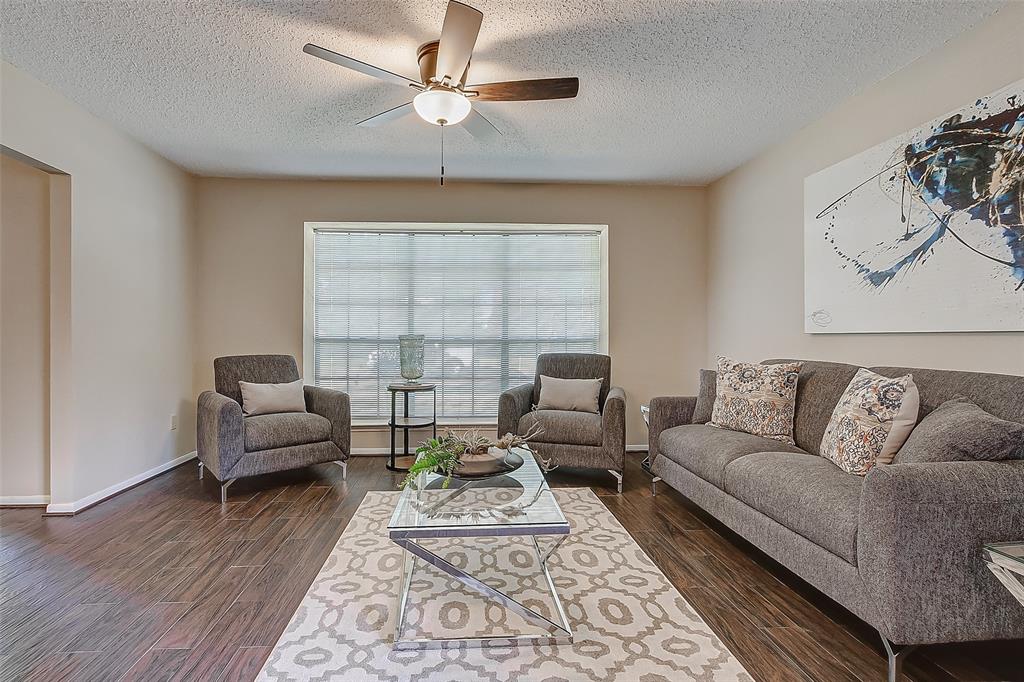 9211 2 Havencrest Drive, Houston, Texas 77083, 4 Bedrooms Bedrooms, 10 Rooms Rooms,2 BathroomsBathrooms,Single-family,For Sale,Havencrest,74057755