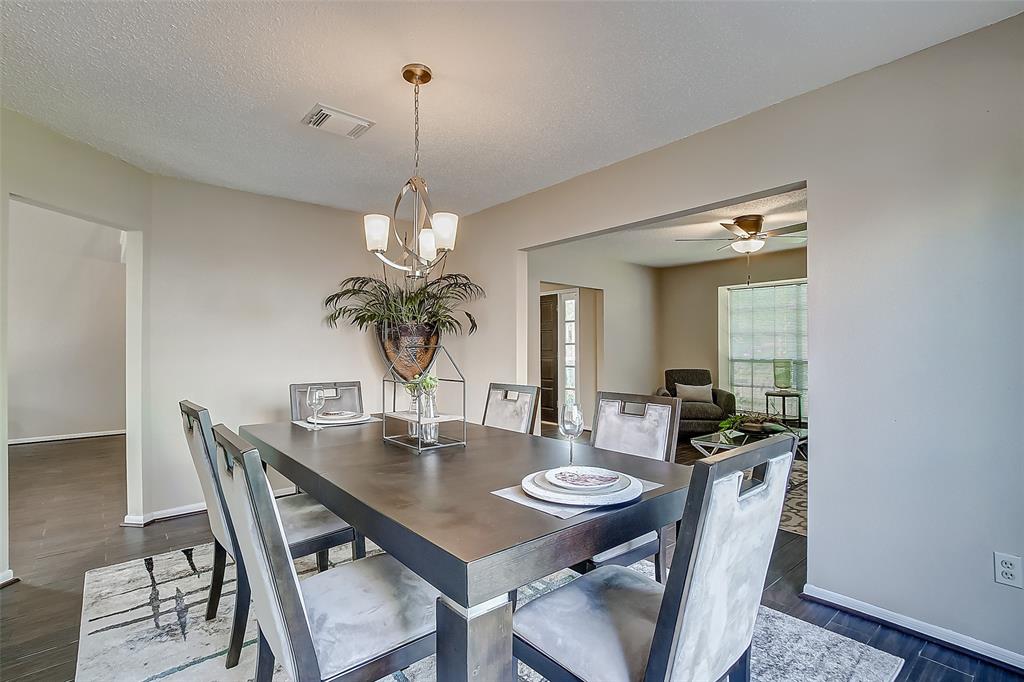 9211 2 Havencrest Drive, Houston, Texas 77083, 4 Bedrooms Bedrooms, 10 Rooms Rooms,2 BathroomsBathrooms,Single-family,For Sale,Havencrest,74057755